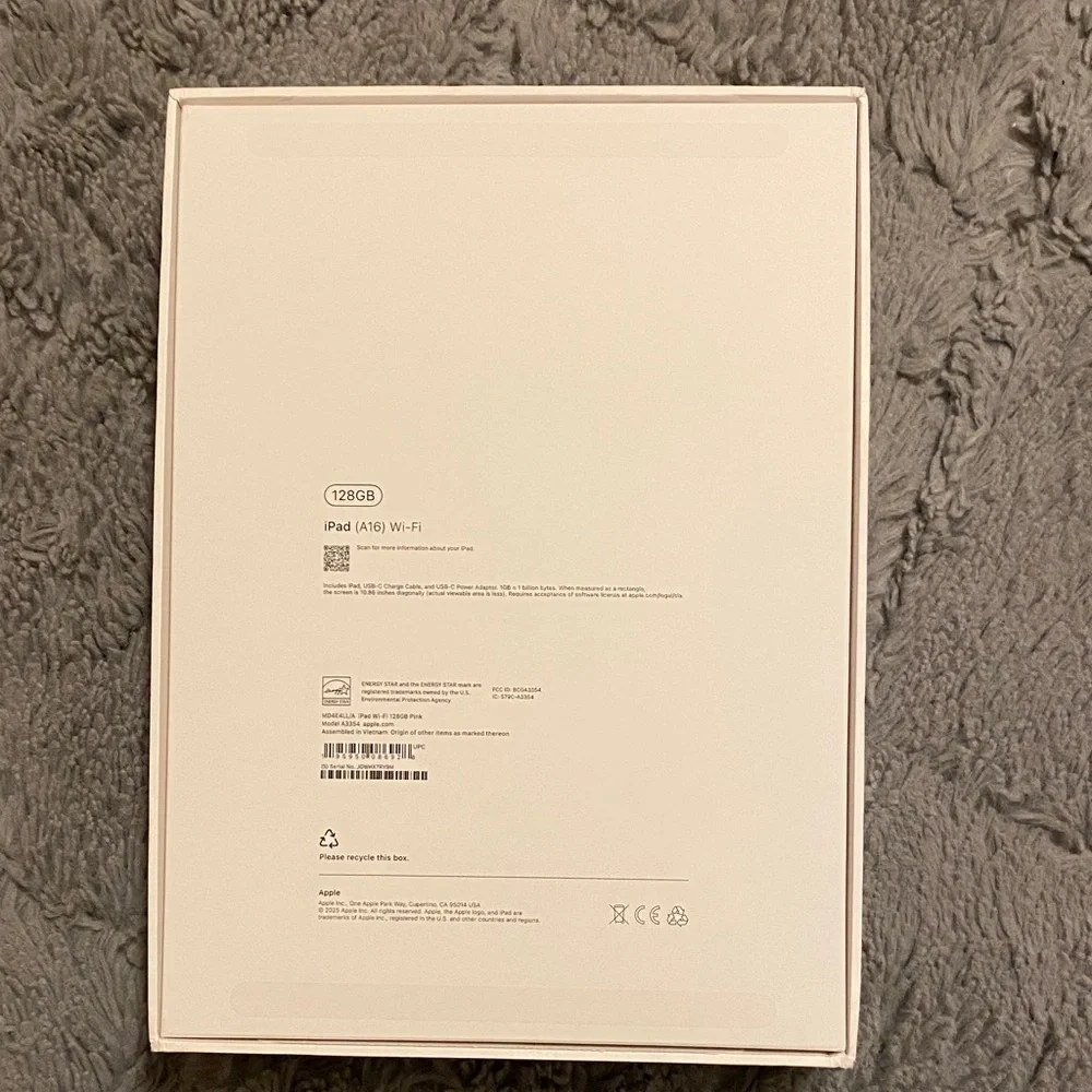 iPad A16 box ONLY read description
